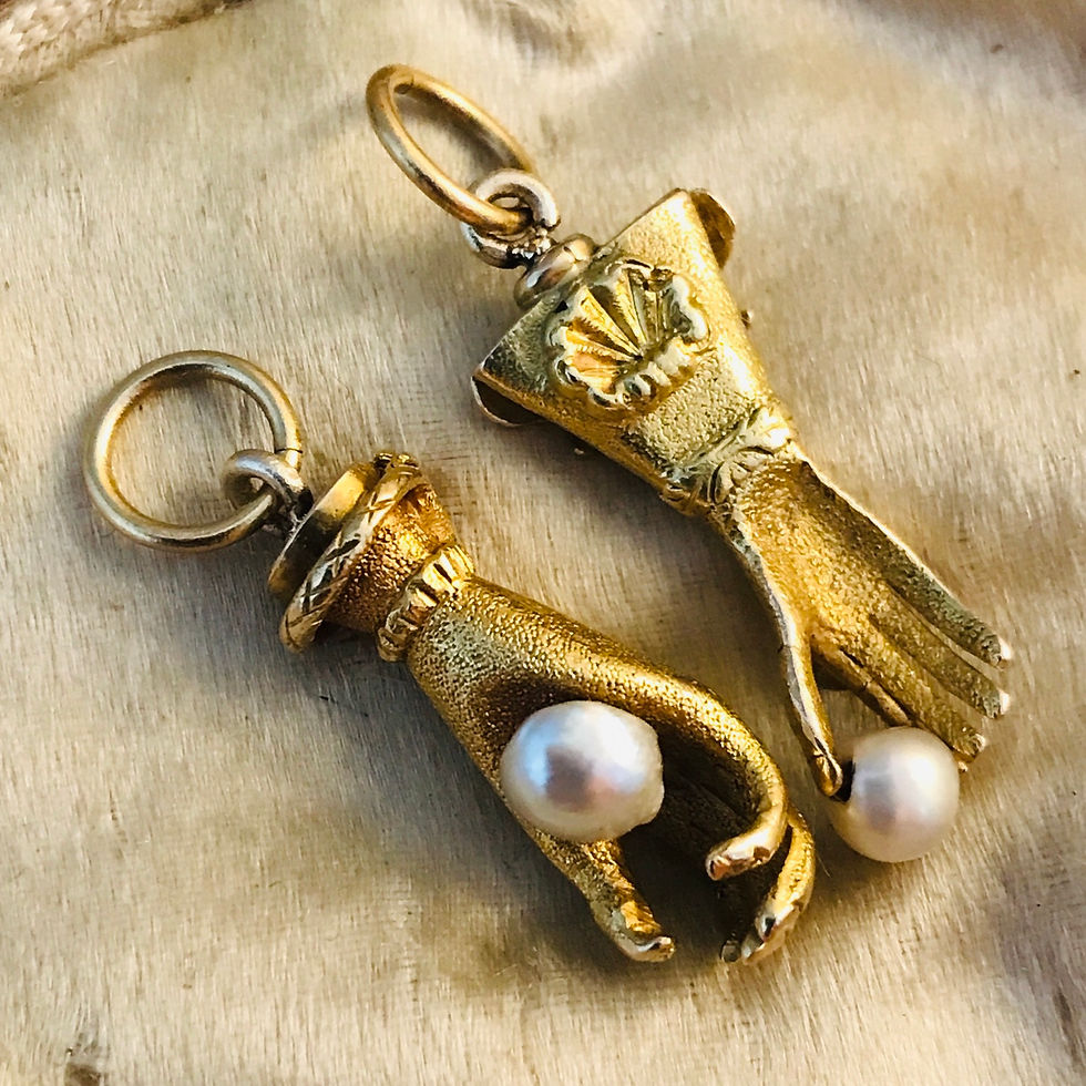 Thumbnail: Georgian Hand Pendant 