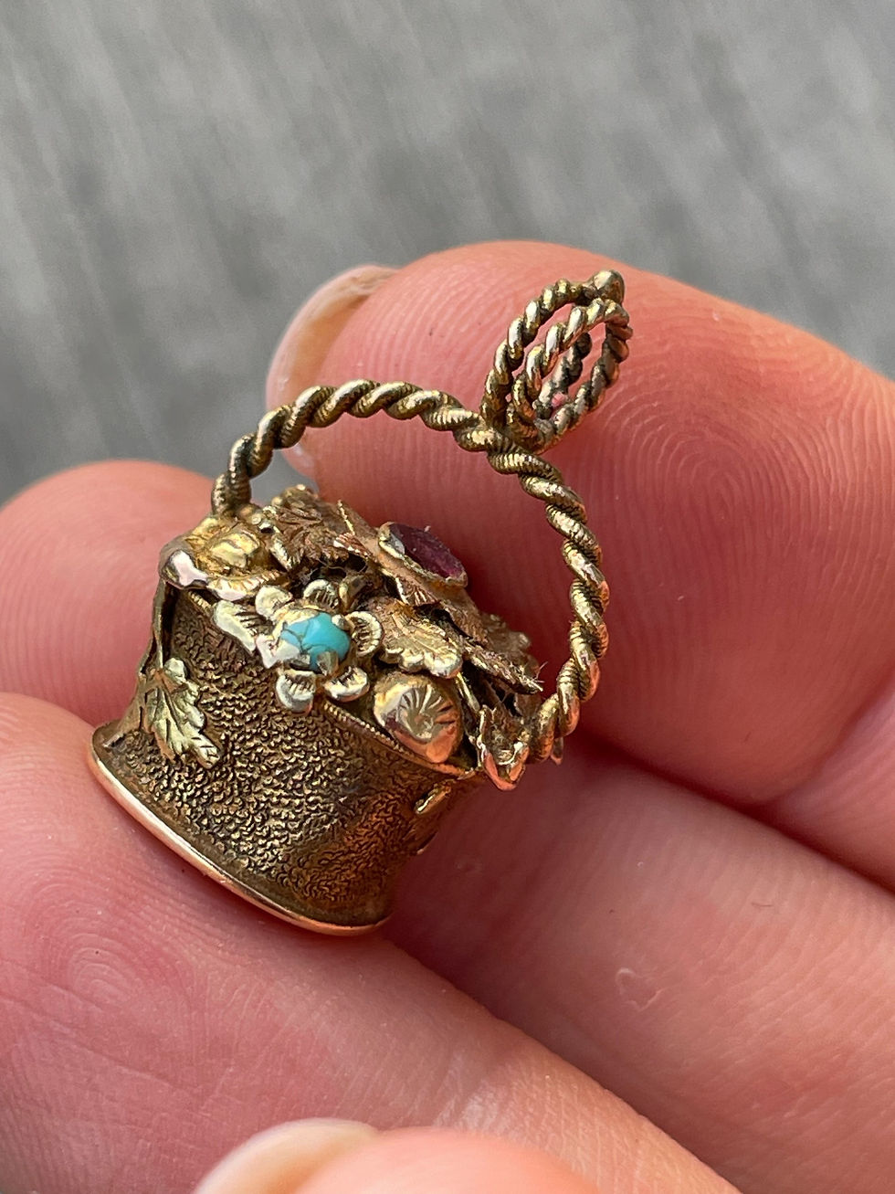 Thumbnail: Regency Basket Charm/Seal 