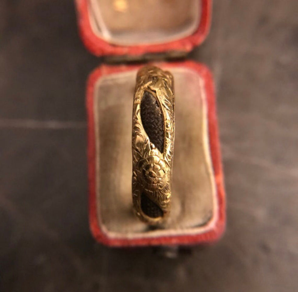 Thumbnail: Georgian Chased Gold Band With Windows