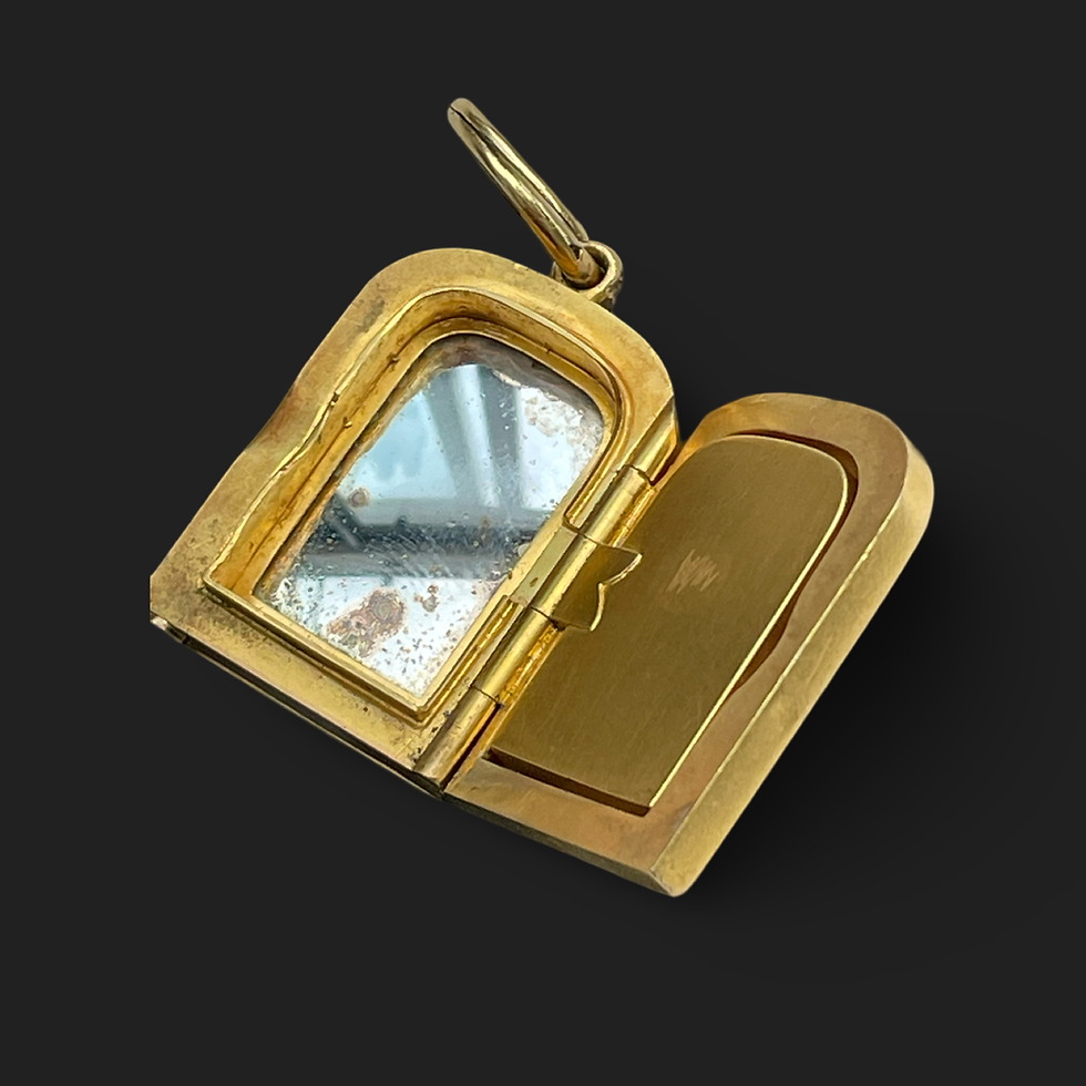 Thumbnail: Unusual  And Rare Chunky 18 Carat Locket