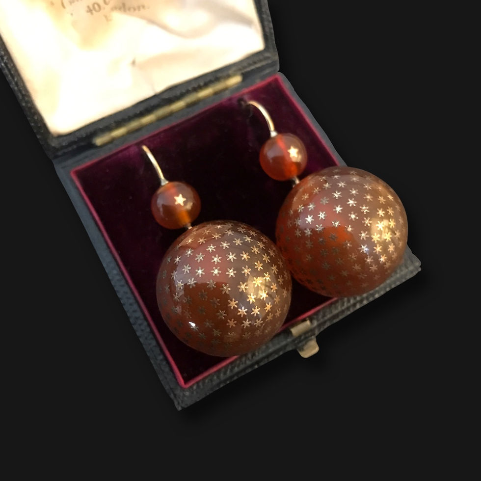 Thumbnail: Victorian Blonde Bombe Pique Star Earrings