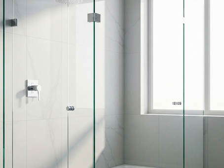 מקלחון ללא מסגרת (Frameless): המדריך המלא לבחירה, התקנה ותחזוקה
