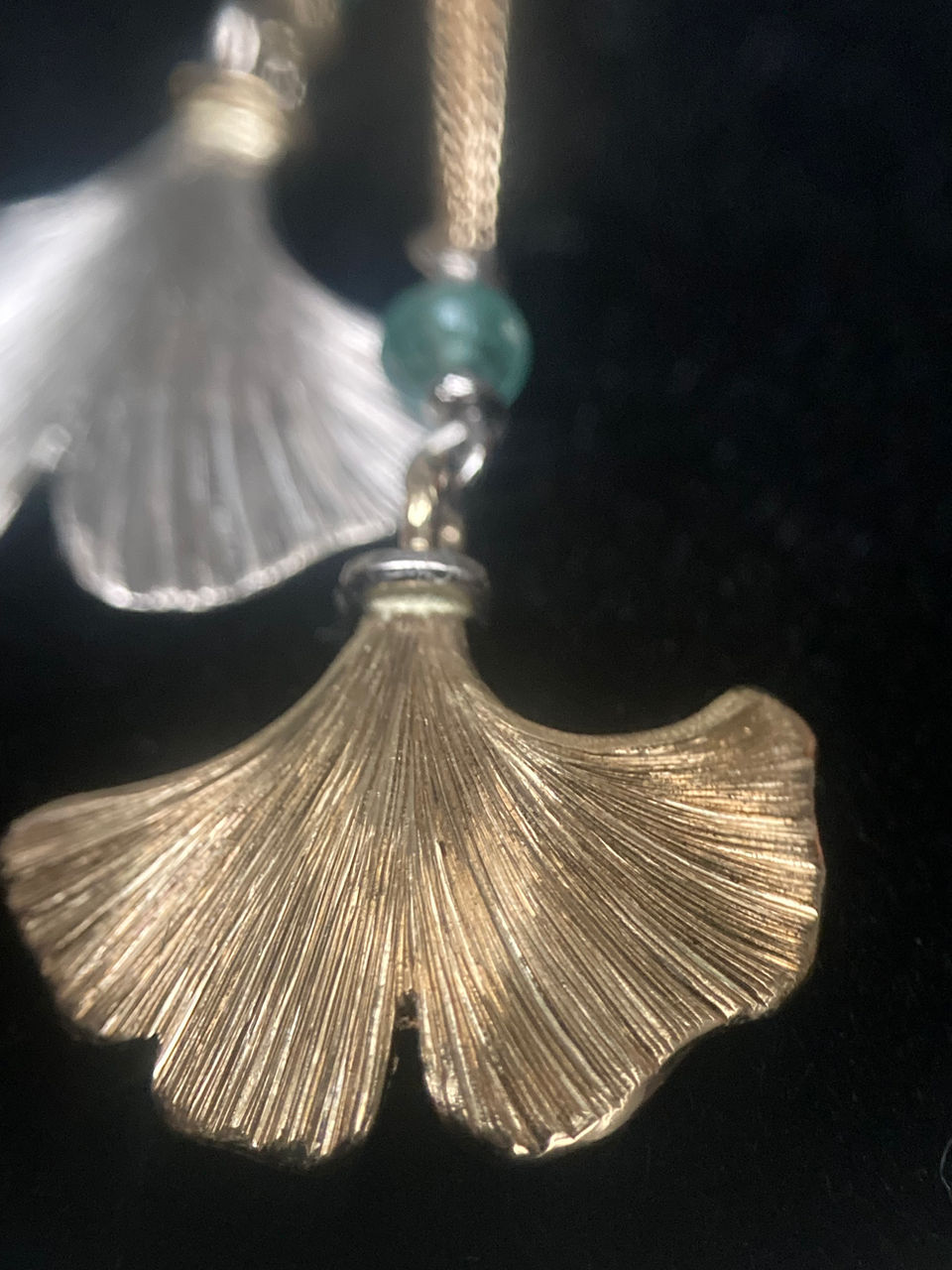 Boucles d'oreilles motif feuille ginkgo biloba