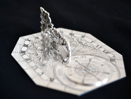 Objet d'art
Cadran solaire en argent
gravure et sculpture
Kalvine Création