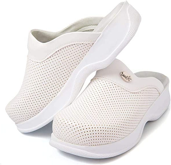 close-up view of orthopedic sabo slipper sole showing anti-slip texture