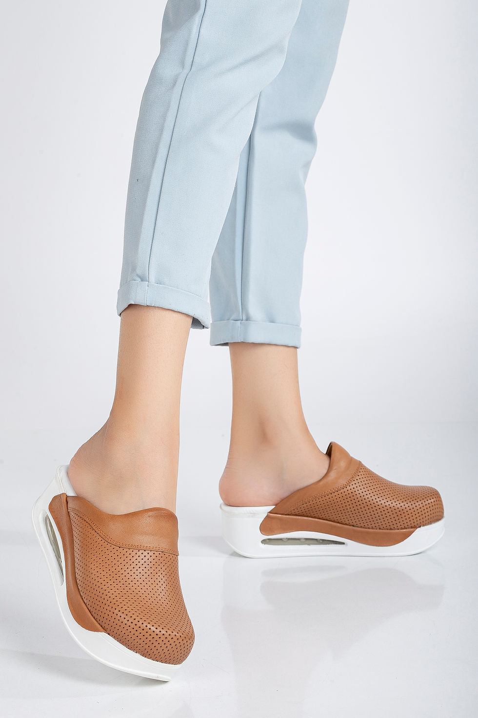 Küçük resim: Kadın Hakiki Deri Ortopedik Blum Sabo Terlik