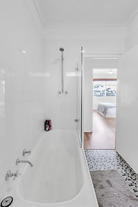 bathroom (2).jpg