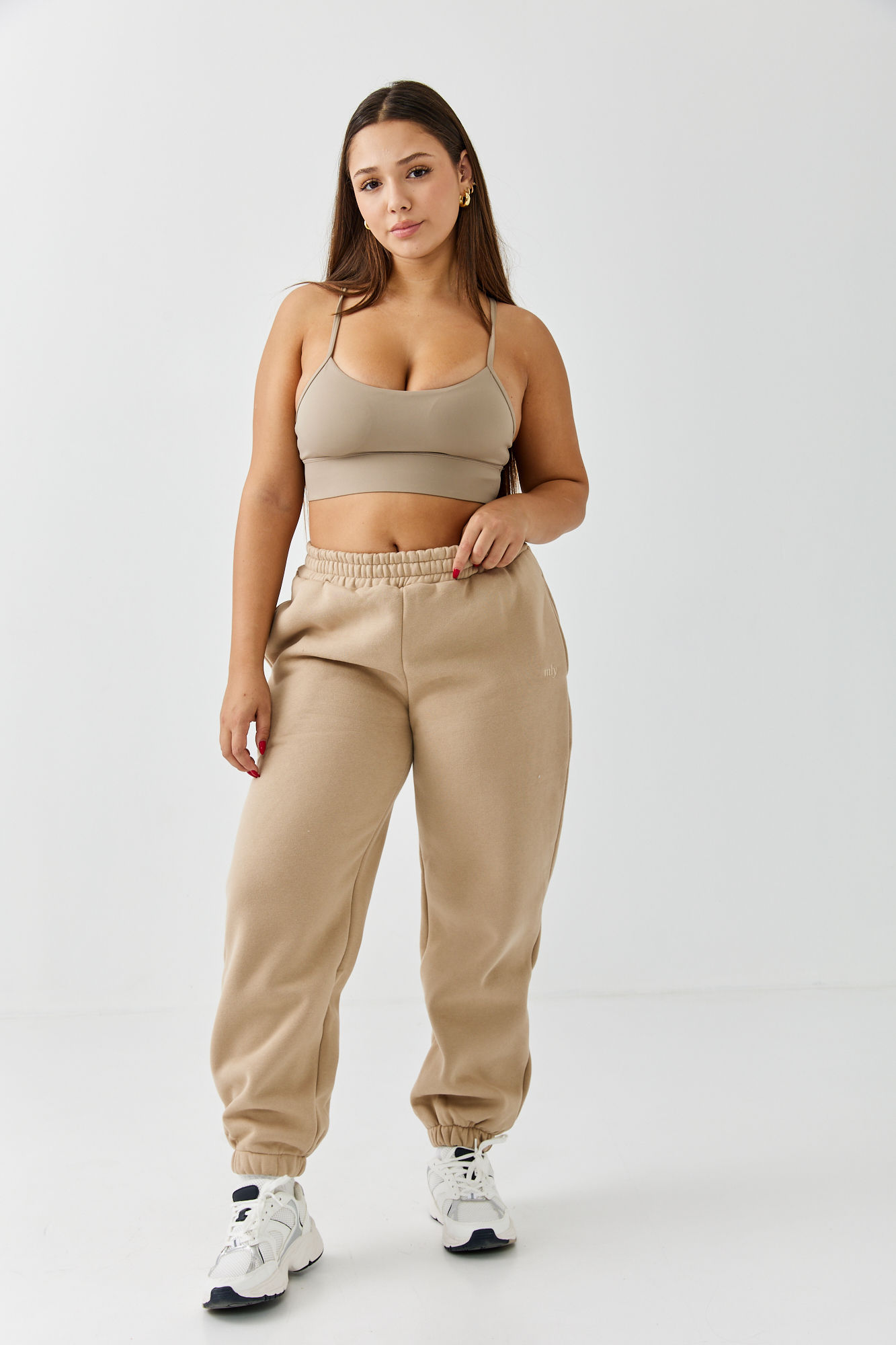 מכנס טרנינג בצבע חום בז'