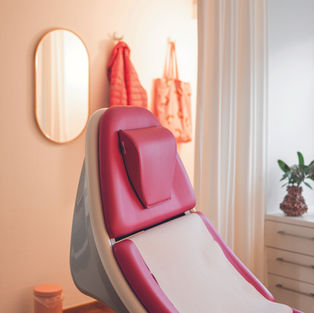 DasBild zeigt einen Blick in das Behandlungszimmer