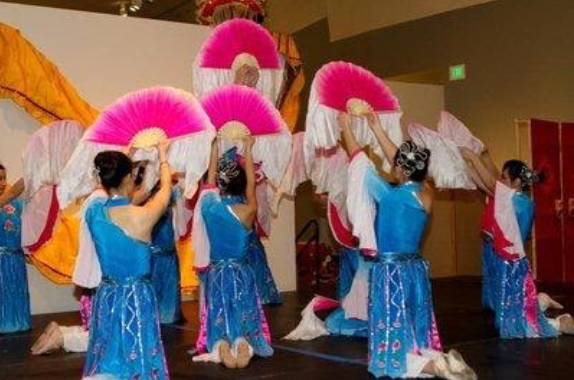 Fans are also a part of Chinese New Year. These ladies are dancing elegantly with their beautiful fans in the dance "Xiu Se."