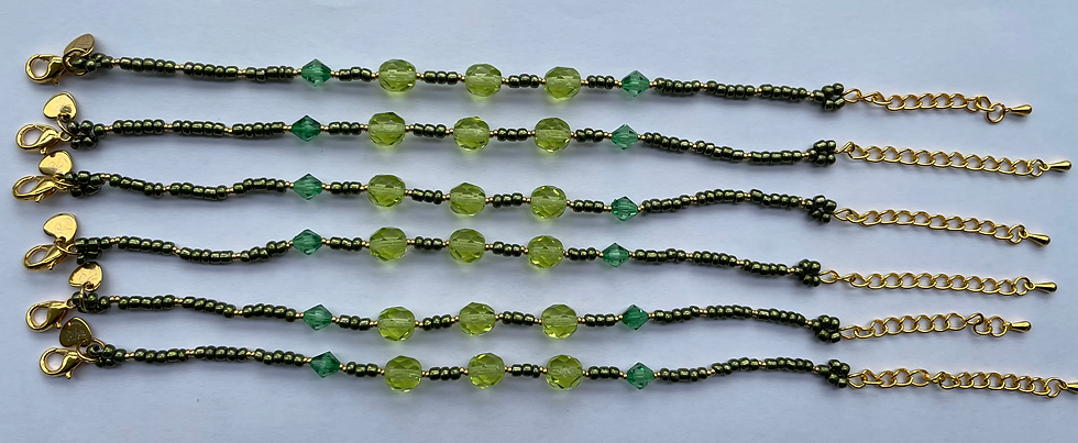 Thumbnail: Mossy Metallic Elegance