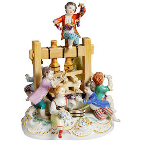 近日入荷予定 マイセン人形 限定制作  シェーンハイト作 Weinpresse 葡萄搾り 参考価格388.8万円