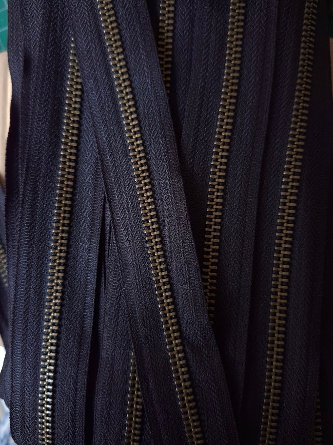 YKK #5 Two Way Metal Zipper Black 580 Antique Gold