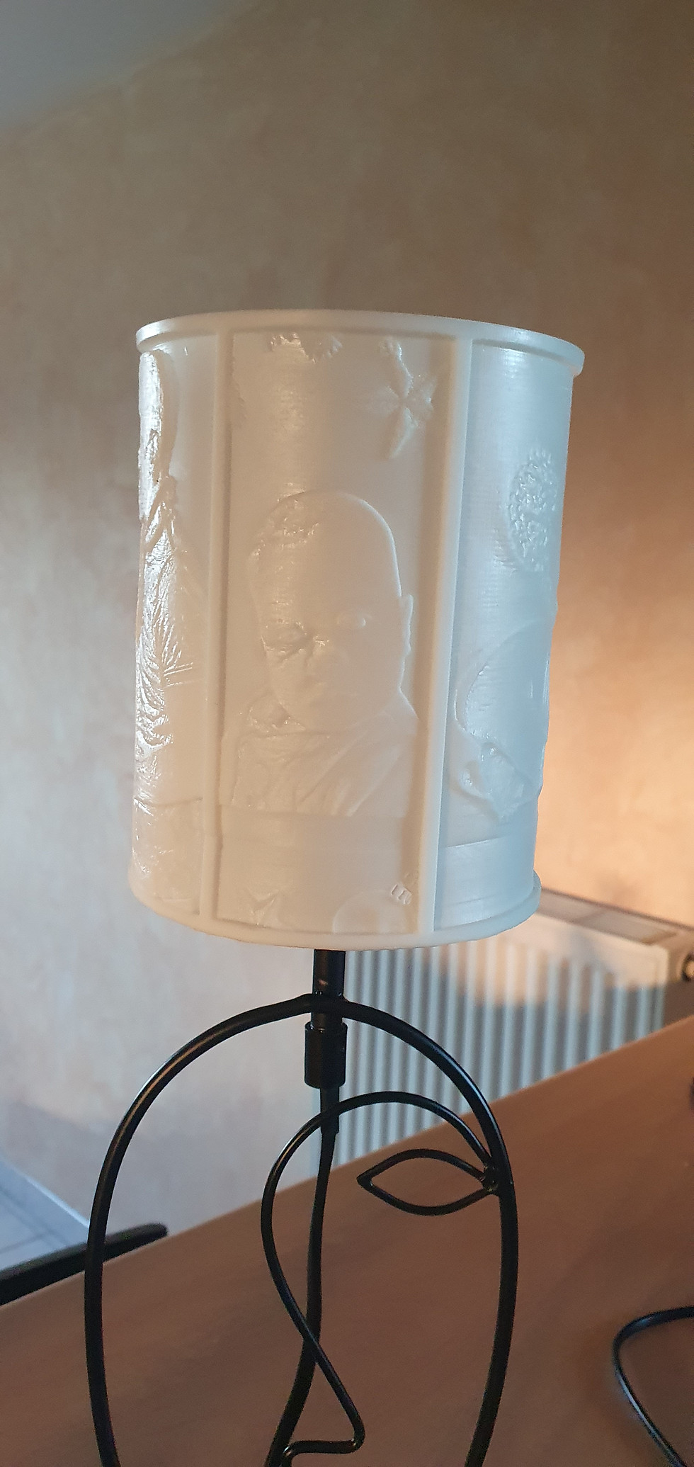 Miniature : LAMPE VISAGE ABAT JOUR DROIT