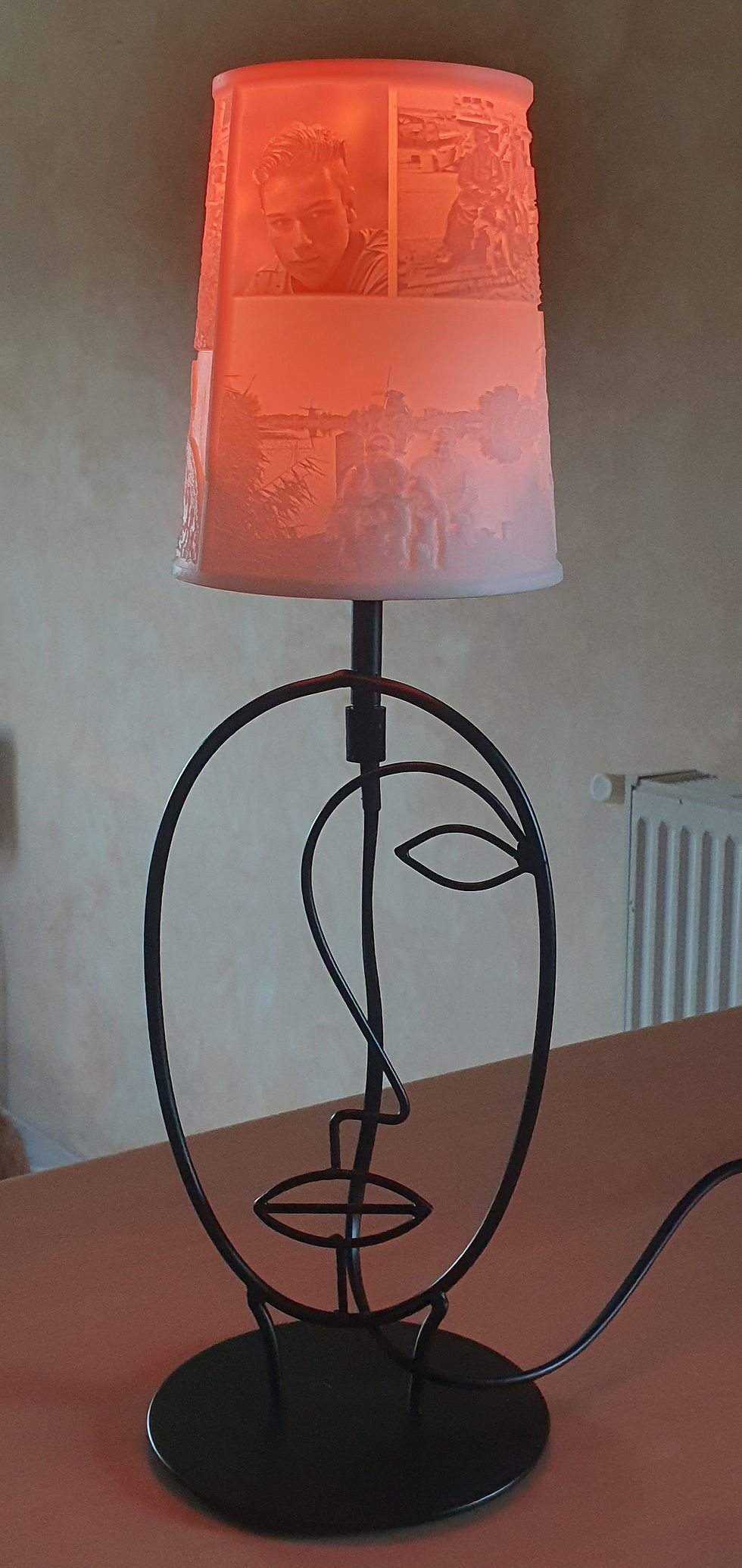 Miniature : LAMPE VISAGE ABAT JOUR CONIQUE