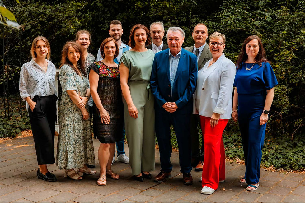 Gruppenbild der Mitarbeiter der Leipziger Münzhandlung Heidrun Höhn.