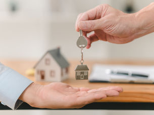 How to Choose the Right Escrow Company: A Buyer’s Guide