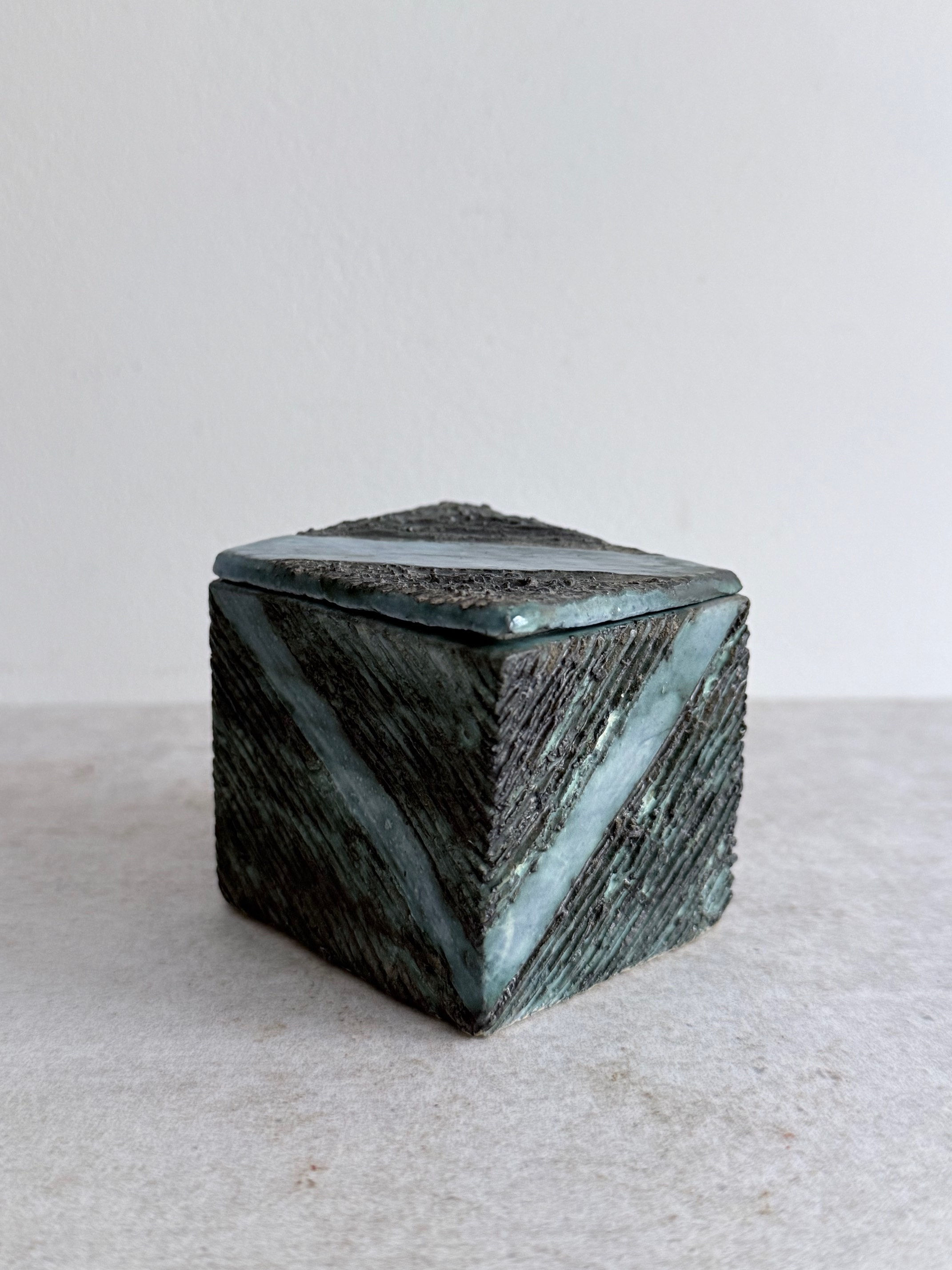 Mid Century Elizabeth Ann MacPhail Lidded Studio Box