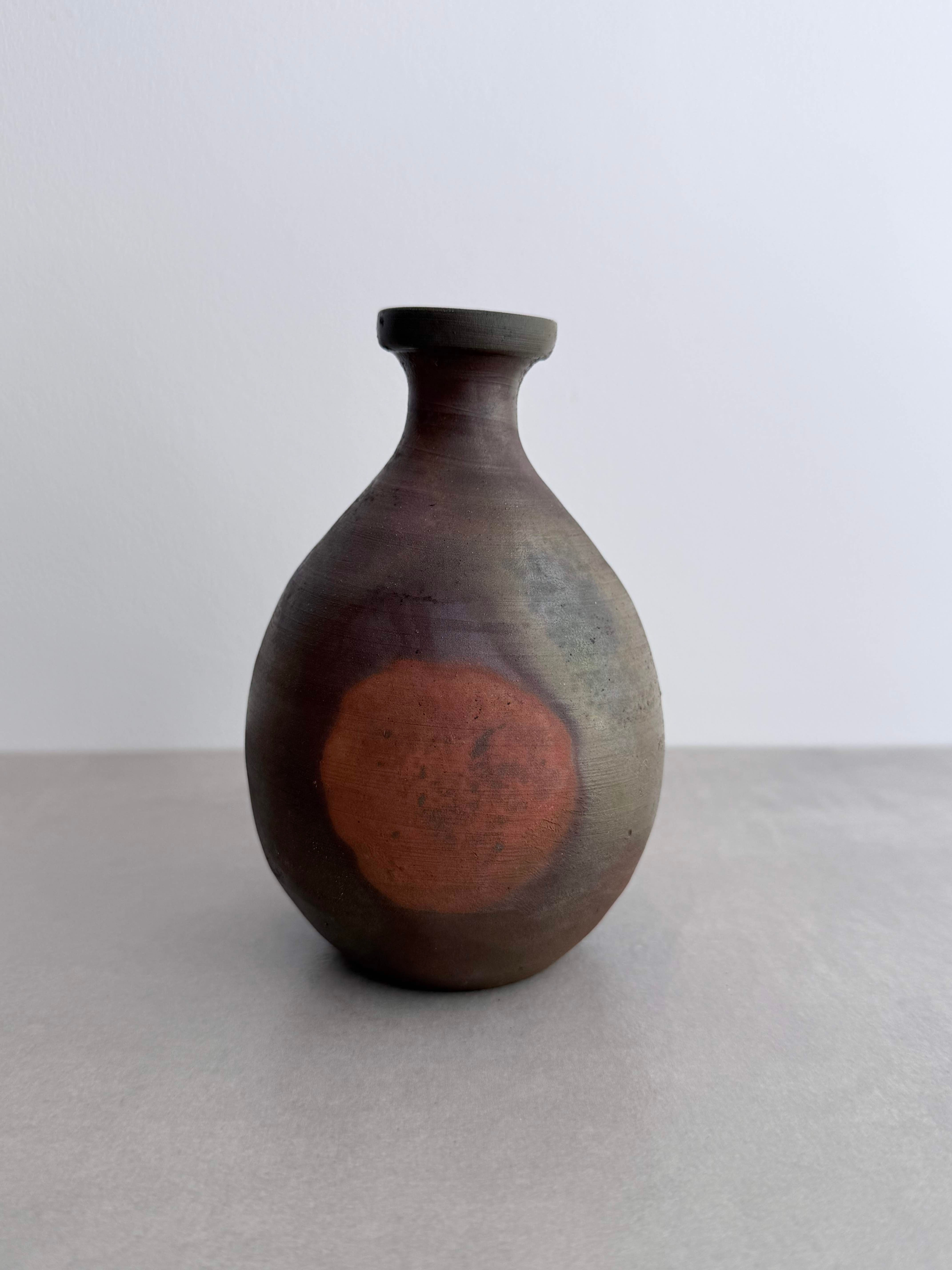 Bizen-Style Stoneware Tokkuri with Sun