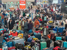 শুক্রবারও দেশজুড়ে বেহাল ইন্ডিগোর বিমান পরিষেবা, ক্ষমা চাইল কর্তৃপক্ষ, শিথিল হল ডিজিসিএ-র বিধি 