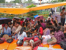 লাইভ স্ট্রিমিং করতে দেওয়া যাবেনা, এই মর্মে বৃহস্পতিবারও ভেস্তে গেল আলোচনা। জুনিয়রদের পাশে সিনিয়র ডাক্তারেরা