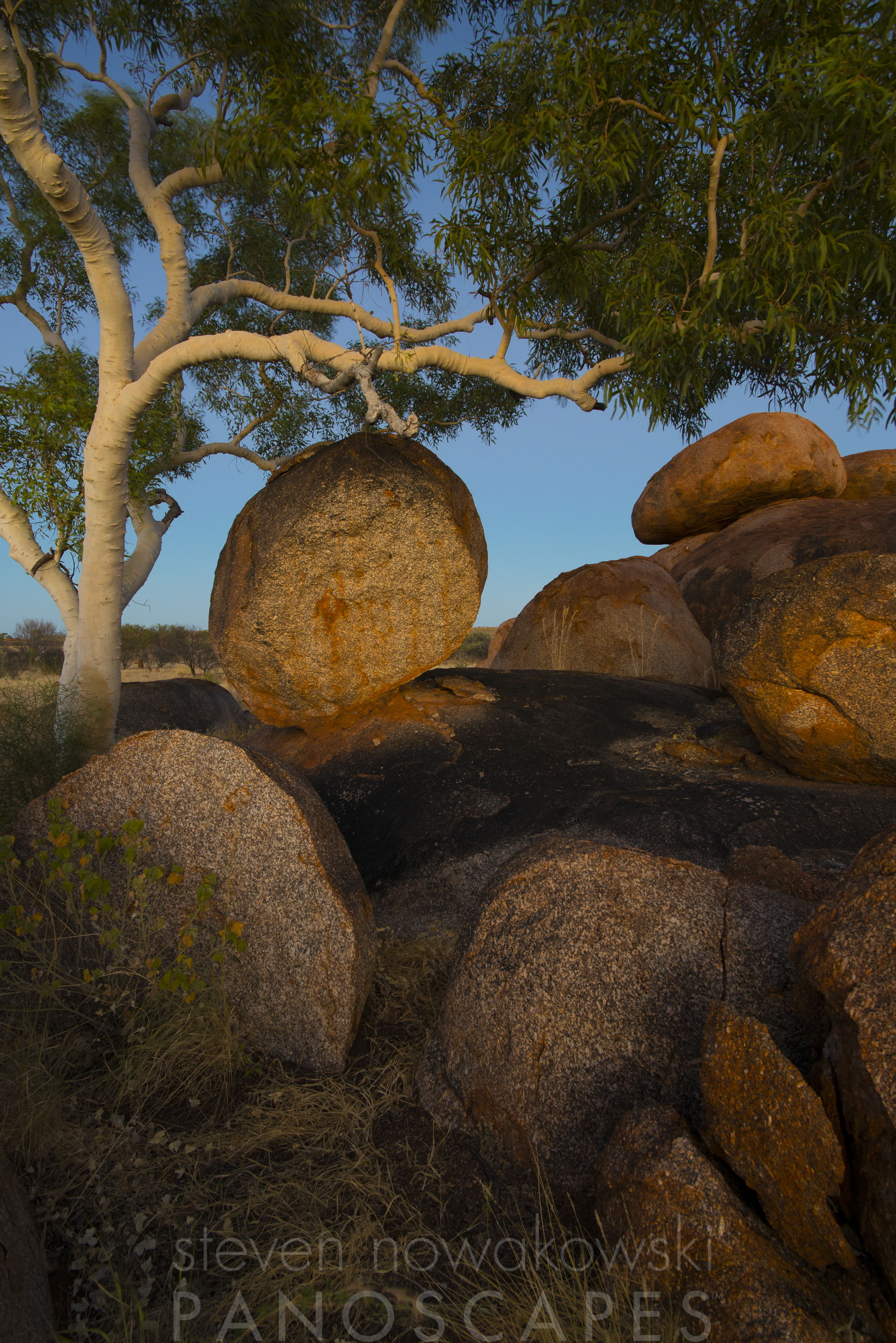 Karlu Karlu - Devils Marbles 02