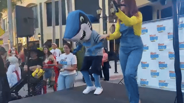 MiamiKidsMagazineandCityofSouthMiamiSafeStreetHalloween2022-ezgif.com-video-to-gif-convert