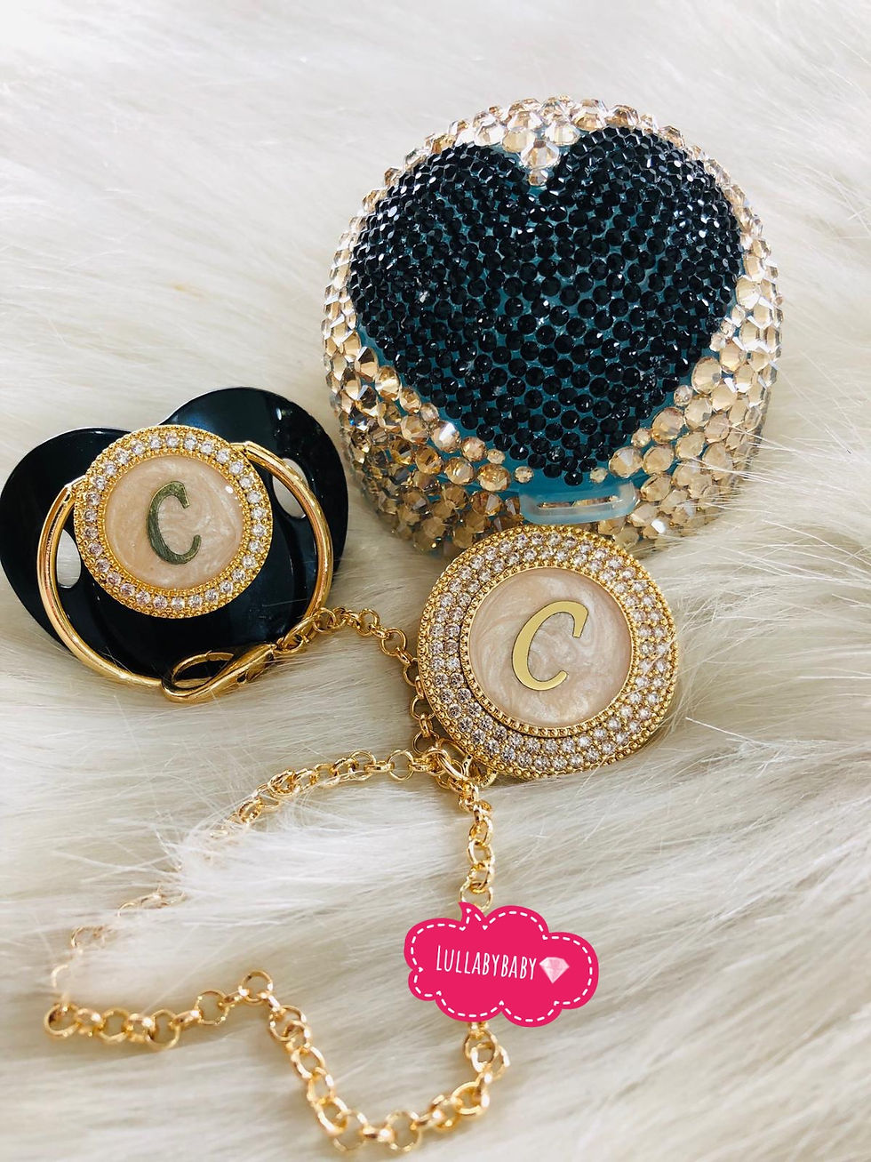 Thumbnail: Heart Design pacifier case