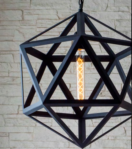 En ventes des lustres et luminaires de bonnes qualité disponibles.