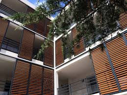 Balcons métalliques disponibles sur commande.