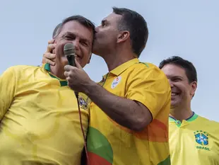 Flávio Bolsonaro confirma candidatura à Presidência