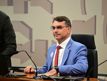 Flávio Bolsonaro é eleito presidente da CSP