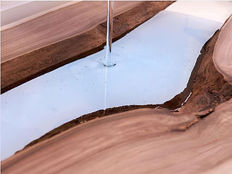 epoxy-resin-pour-river-table.jpg