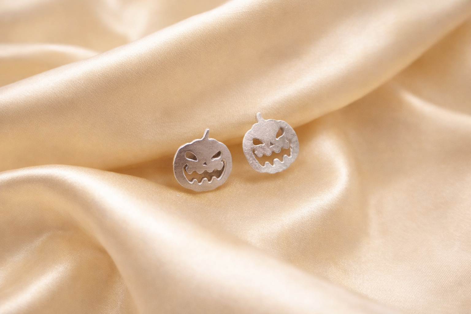 Stud Pumpkin Earrings