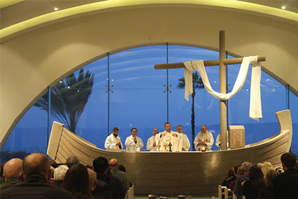 Messe autel bateau église Duc in Altum Magdala