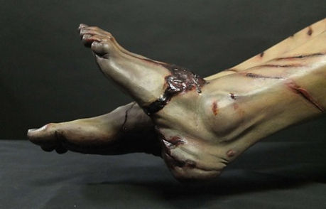 Blessures des pieds de Jésus après l'enlèvement des clous