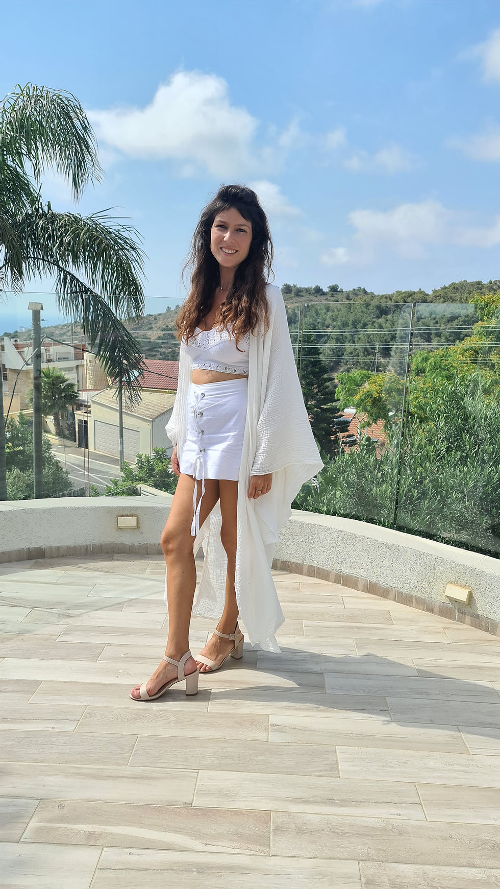 Thumbnail: Bride to Be Kimono- קימונו לבן למסיבת רווקות