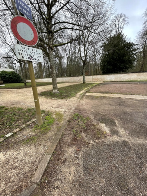 Sur la demi-lune, des caniveaux qui n'en sont plus...