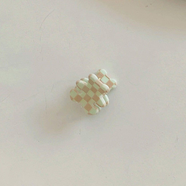 Thumbnail: mini checkered hair clips
