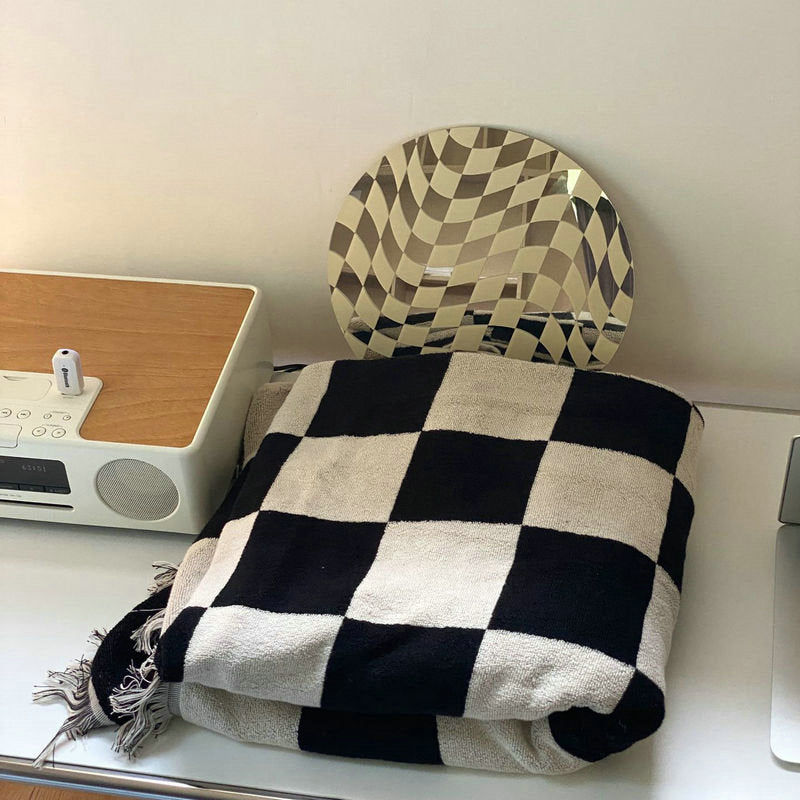 Thumbnail: chessboard blanket