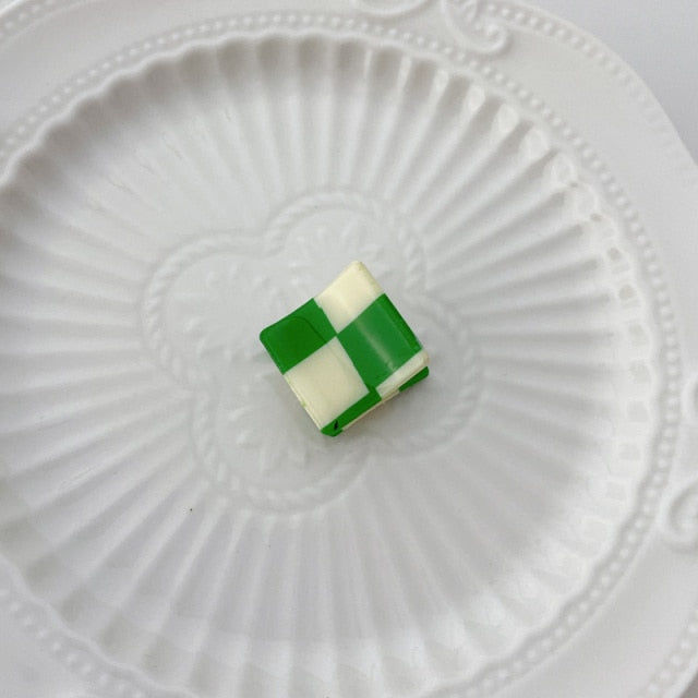 Thumbnail: mini checkered hair clips