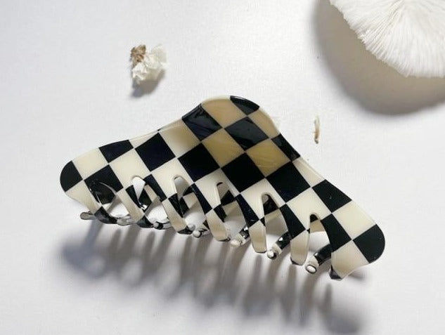 Thumbnail: checkered hair clip