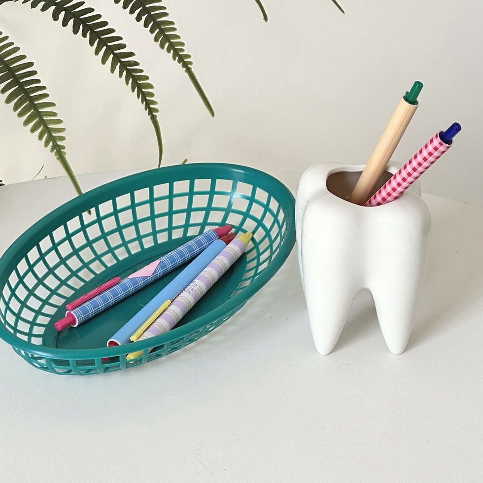 Thumbnail: milky toothbrush holder