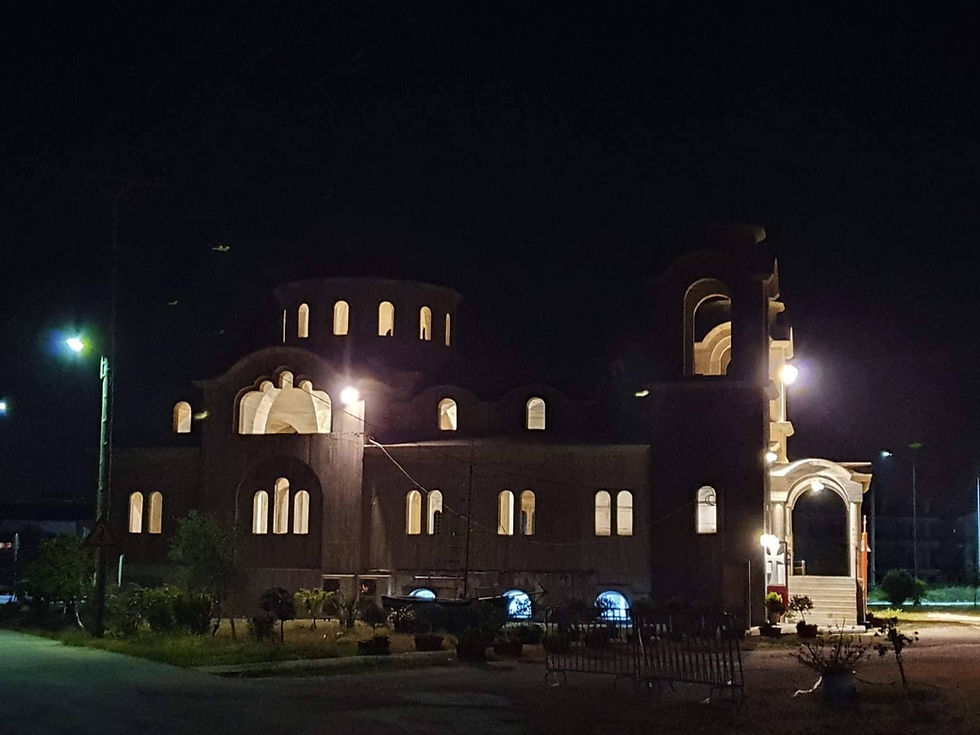 Νυχτερινή φωτογραφία της βόρειας πλευράς του Ναού