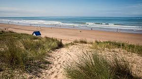 Plages de Saint Gilles Croix de Vie.jpg