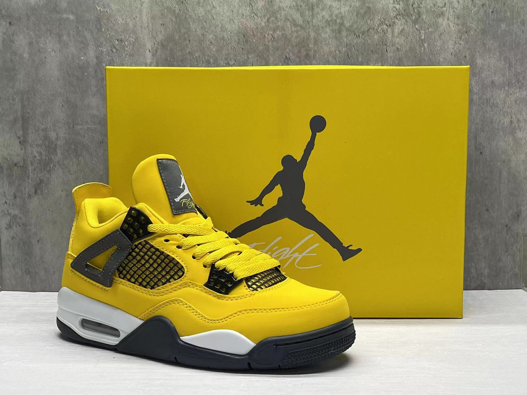 Retro “Lightning”