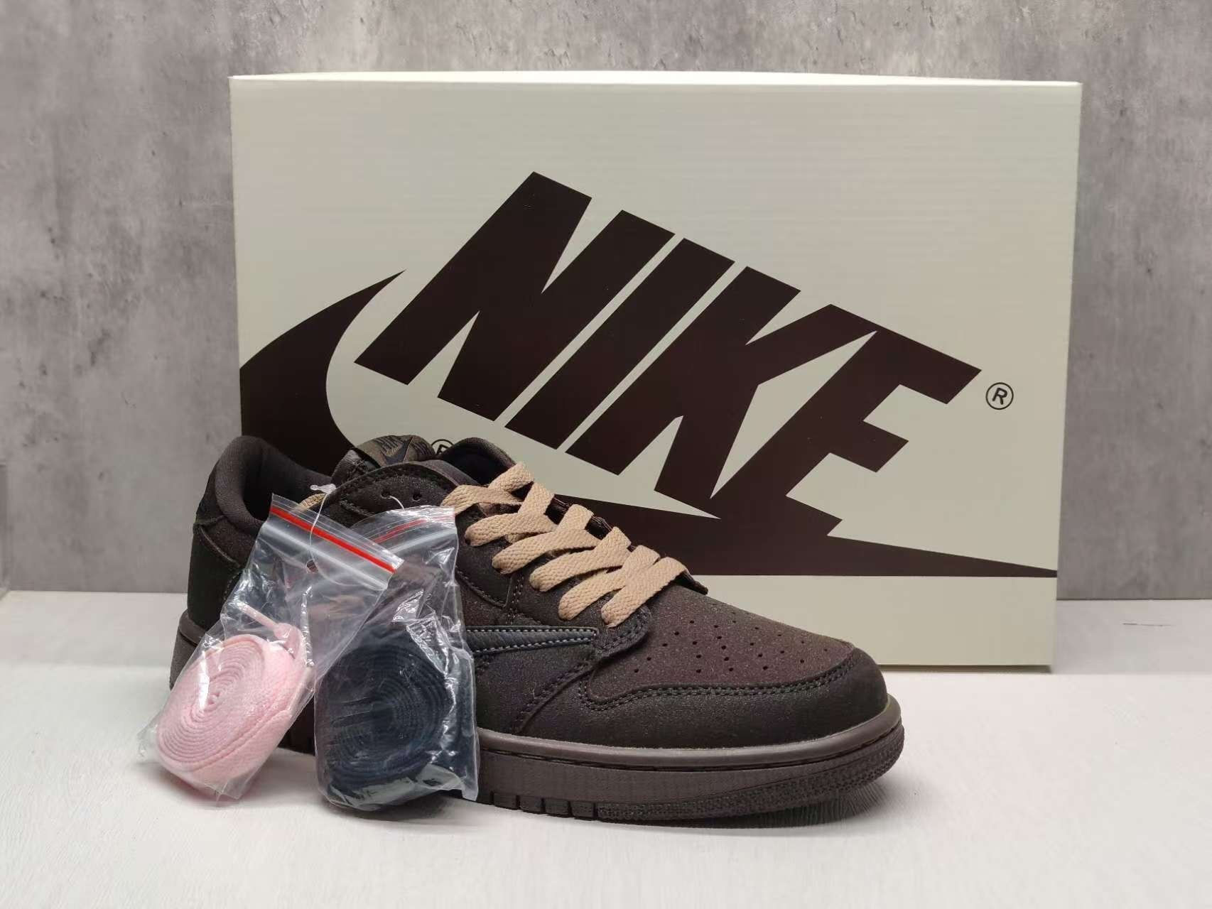 x Travis Scott  “Black Phantom”