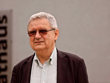 Lehrer:innen verlassen das Gymnasium Korschenbroich