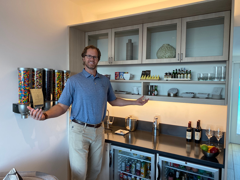 Chris Pronger, Lauren Pronger, Los Angeles, LAX, The Private Suite LAX