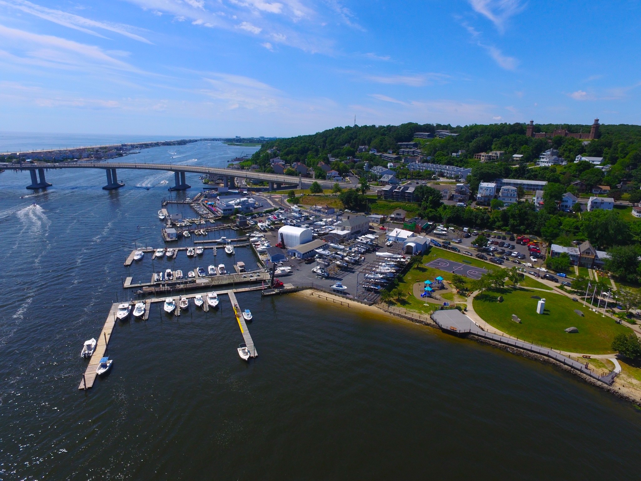 GATEWAY MARINA & YACHT SALES GALLERY Highlands, NJ
